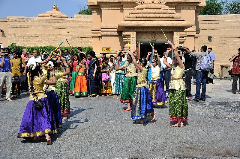 7-Kerala Style Dance – to Cheti Mandaaram.jpg - Kolaattam